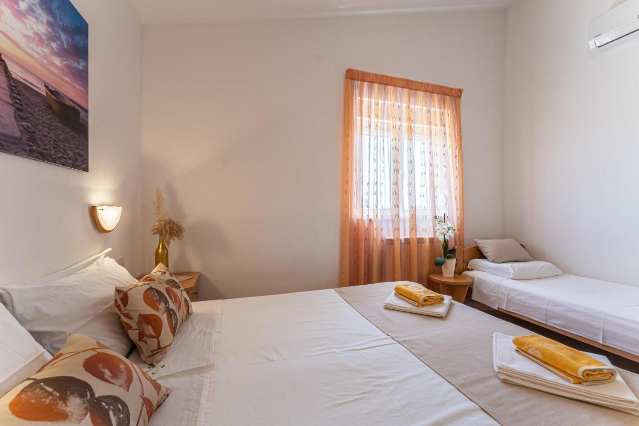 Apartmani Mirela 반졸레 외부 사진