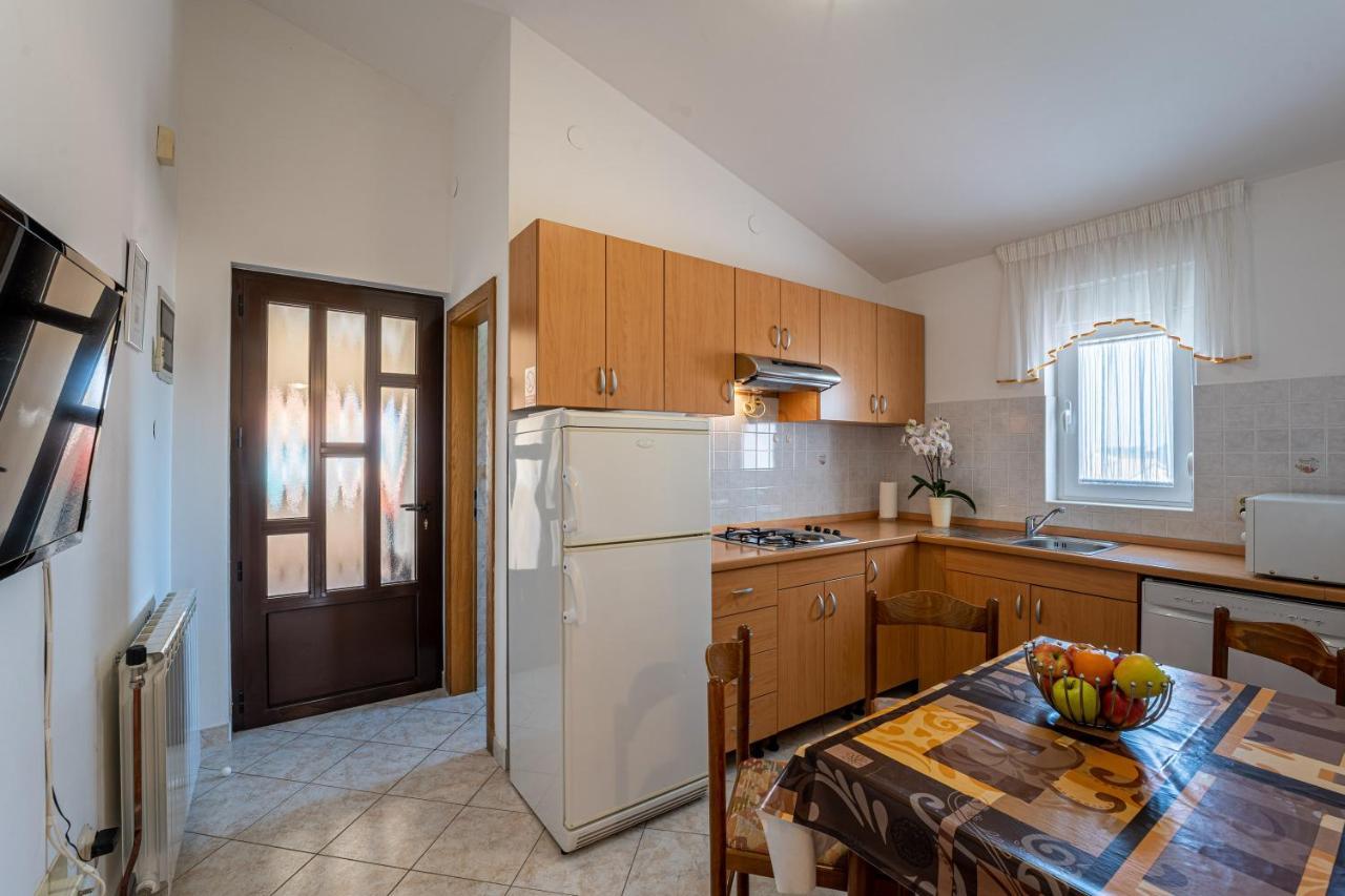Apartmani Mirela 반졸레 외부 사진